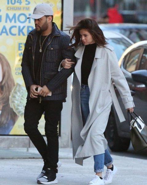 Selena Gomez yeni sevgilisiyle görüntülendi