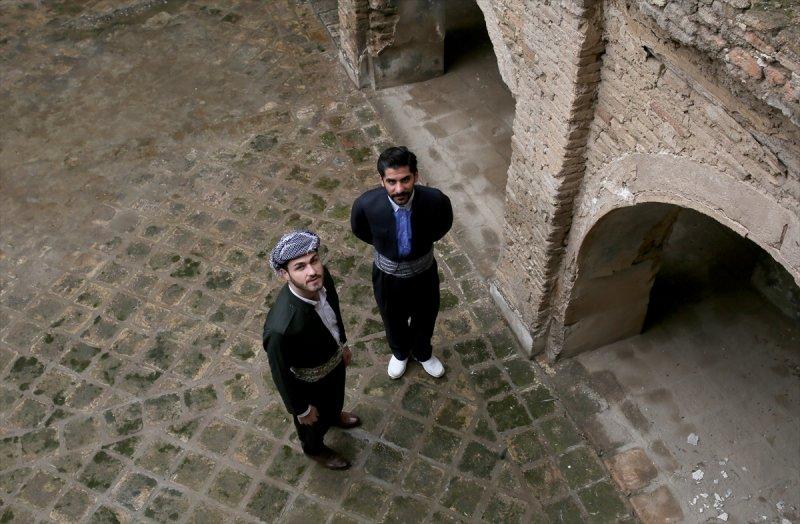 Erbil'in 'Hipster' Kürtleri yöresel kıyafetlerle poz verdi
