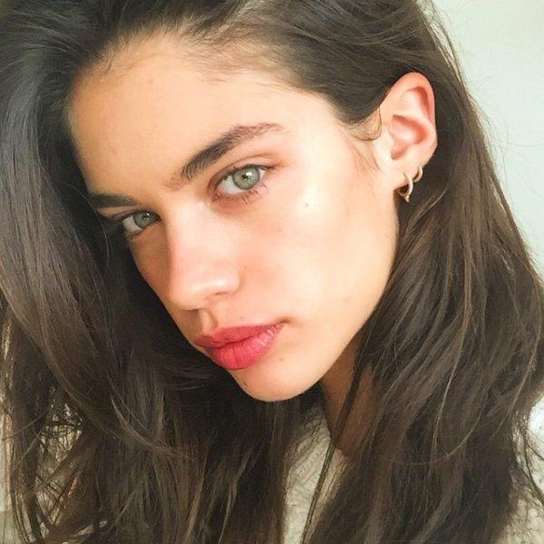 Ünlü model Sara Sampaio'dan çıplak poz açıklaması 