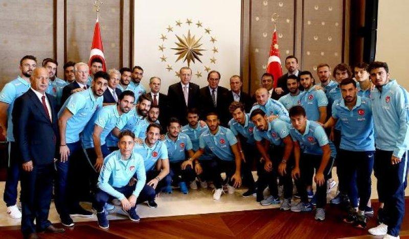 Cumhurbaşkanı'nın resmi fotoğrafçısından özel kareler