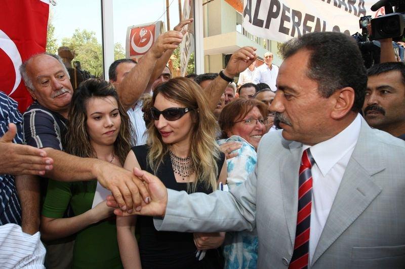 Muhsin Yazıcıoğlu ölümünün 8. yılında fotoğraflarla anılıyor 