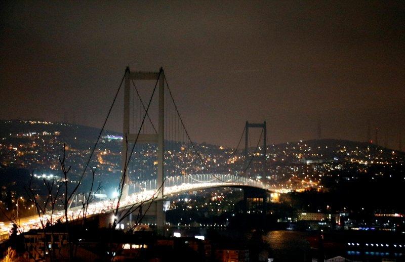 Dünya saatine Türkiye'nin çeşitli yerlerinden destek