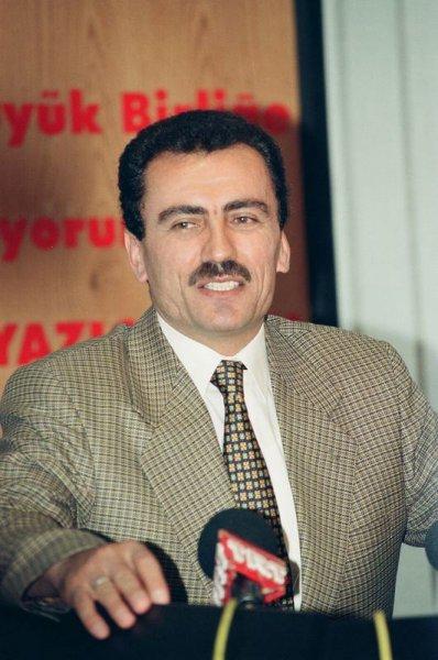Muhsin Yazıcıoğlu ölümünün 8. yılında fotoğraflarla anılıyor 