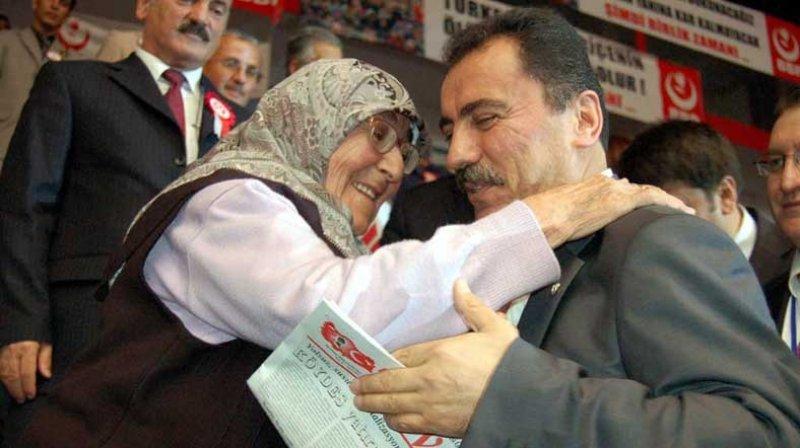 Muhsin Yazıcıoğlu ölümünün 8. yılında fotoğraflarla anılıyor 