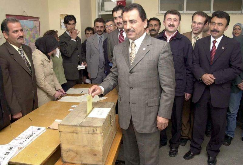 Muhsin Yazıcıoğlu ölümünün 8. yılında fotoğraflarla anılıyor 