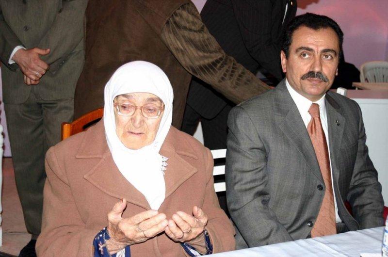 Muhsin Yazıcıoğlu ölümünün 8. yılında fotoğraflarla anılıyor 