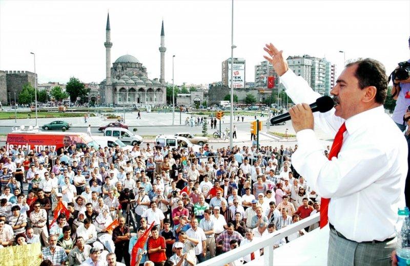 Muhsin Yazıcıoğlu ölümünün 8. yılında fotoğraflarla anılıyor 