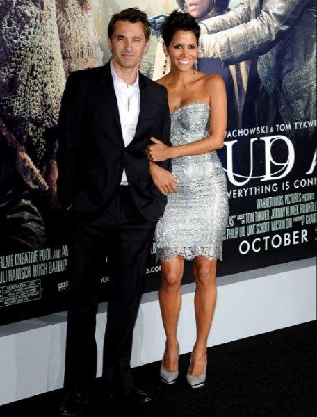 Hamilelik kilolarına meydan okuyan ünlü anneler