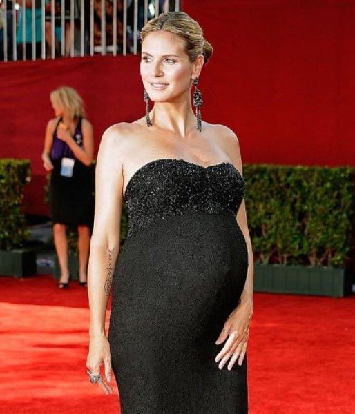 Hamilelik kilolarına meydan okuyan ünlü anneler