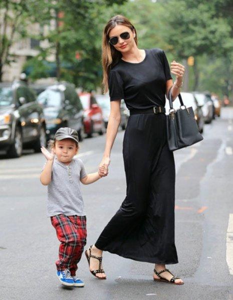 Hamilelik kilolarına meydan okuyan ünlü anneler