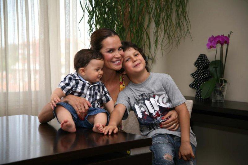 Hamilelik kilolarına meydan okuyan ünlü anneler