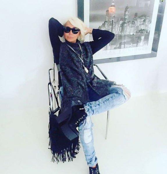 52'lik Yonca Evcimik'ten olay pozlar