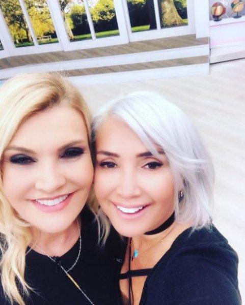 52'lik Yonca Evcimik'ten olay pozlar