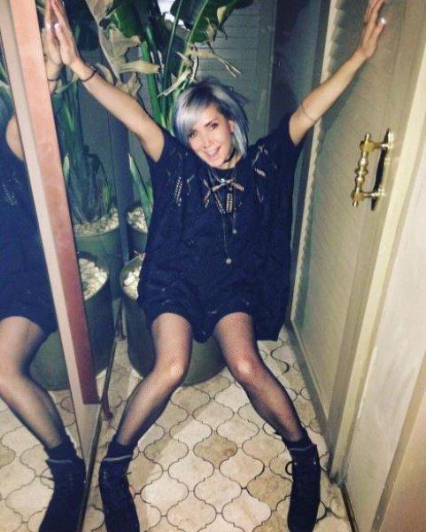 52'lik Yonca Evcimik'ten olay pozlar