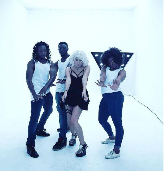 52'lik Yonca Evcimik'ten olay pozlar