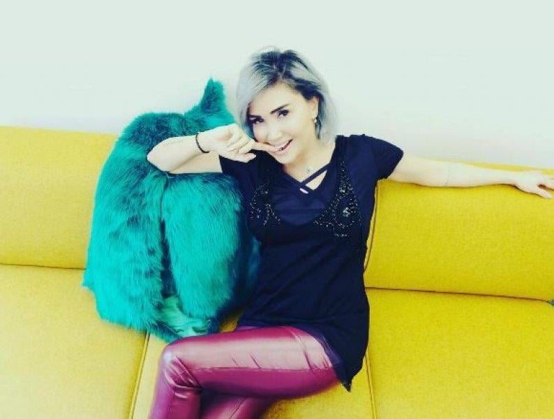 52'lik Yonca Evcimik'ten olay pozlar