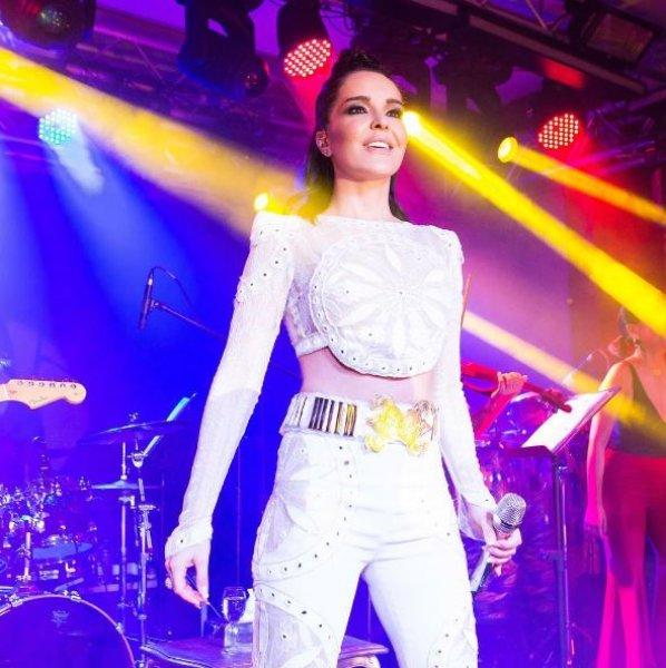 Güzel şarkıcı Bengü'den şaşırtan paylaşım 