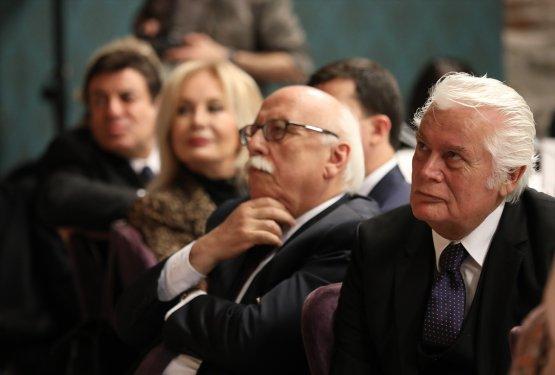 Başbakan Binali Yıldırım sanatçılarla buluştu