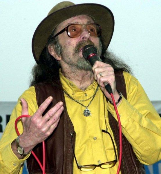 Türk rock müziğinin usta ismi Cem Karaca 72. yaş gününde anıldı 