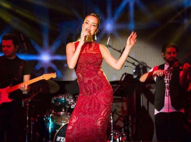 Güzel şarkıcı Bengü'den şaşırtan paylaşım 