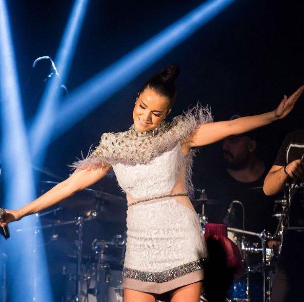 Güzel şarkıcı Bengü'den şaşırtan paylaşım 