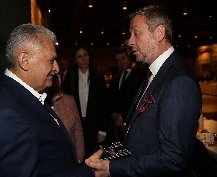 Başbakan Binali Yıldırım sanatçılarla buluştu