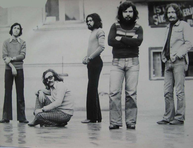 Türk rock müziğinin usta ismi Cem Karaca 72. yaş gününde anıldı 