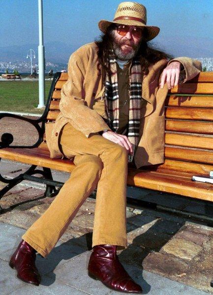 Türk rock müziğinin usta ismi Cem Karaca 72. yaş gününde anıldı 