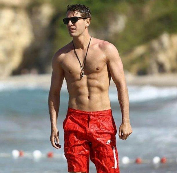 Sakallarıyla karizma olan ünlü isimler 