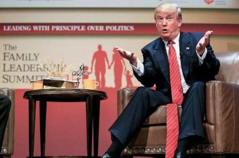 Donald Trump`ın kravatı büyük ilgi gördü