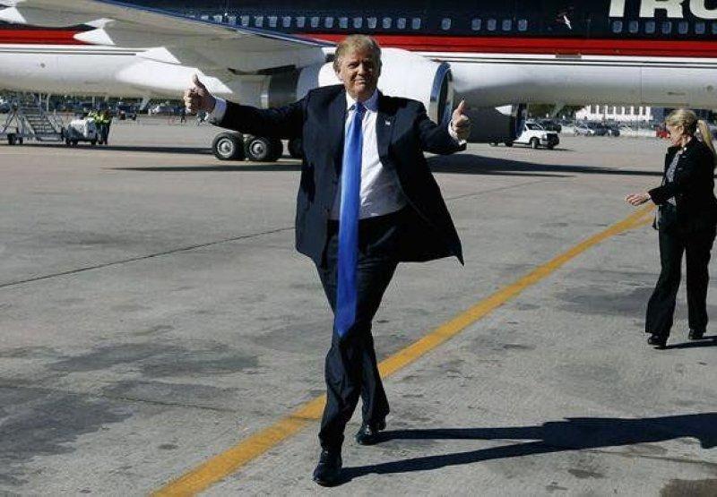 Donald Trump`ın kravatı büyük ilgi gördü