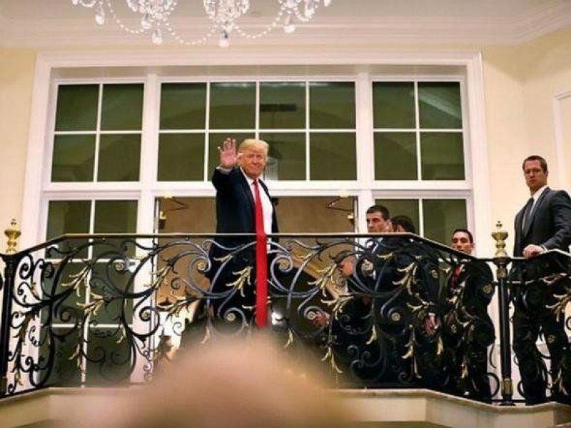 Donald Trump`ın kravatı büyük ilgi gördü