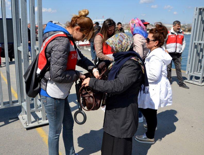 Yenikapı'da referandum mitingi için toplandılar