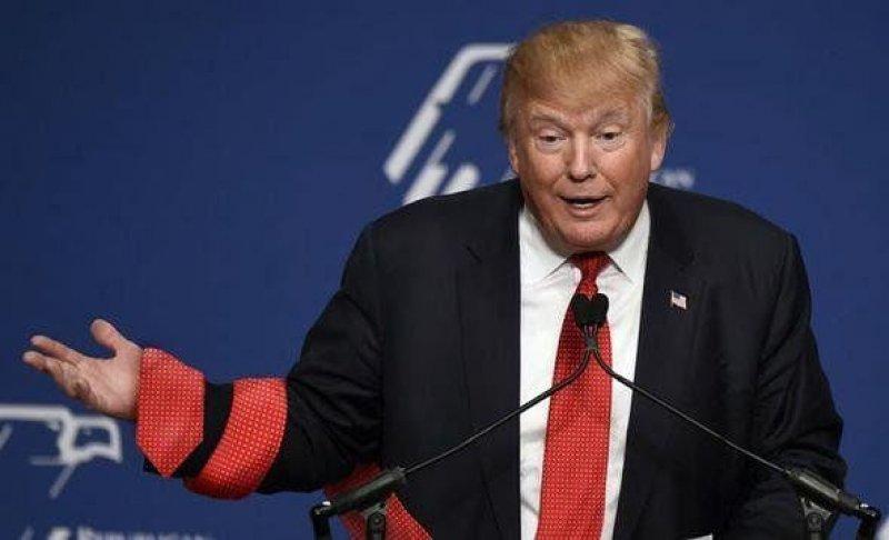 Donald Trump`ın kravatı büyük ilgi gördü