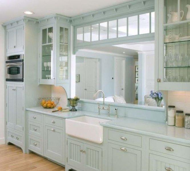 Mutfakta mavi rengin ferahlığını hissedin 