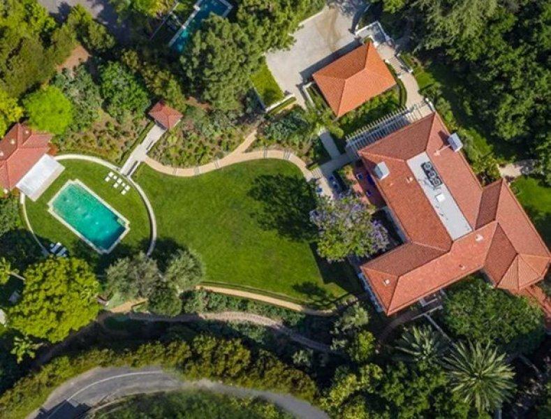 Angelina Jolie yeni evi için 25 milyon dolar ödeyecek 