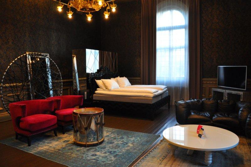 Angelina Jolie yeni evi için 25 milyon dolar ödeyecek 