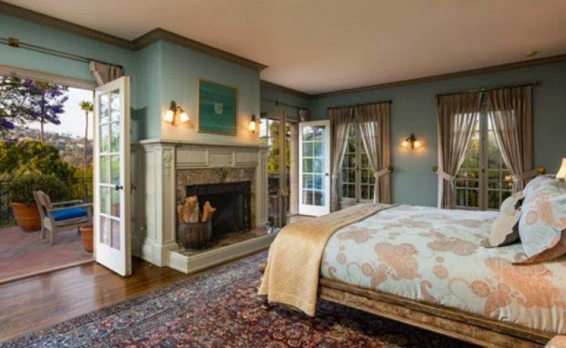 Angelina Jolie yeni evi için 25 milyon dolar ödeyecek 