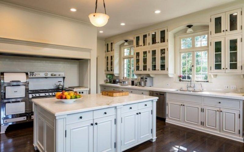 Angelina Jolie yeni evi için 25 milyon dolar ödeyecek 