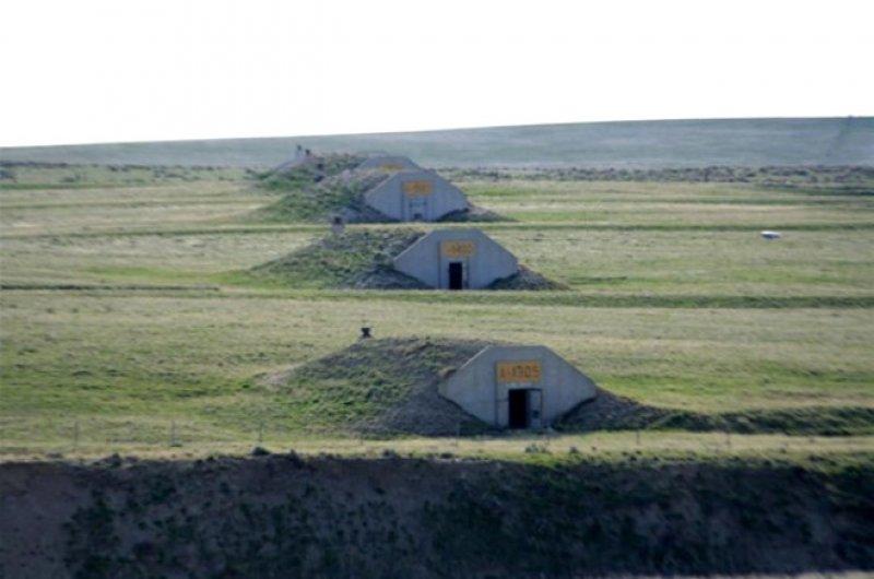 Askeri depoları sığınağa dönüştürdüler