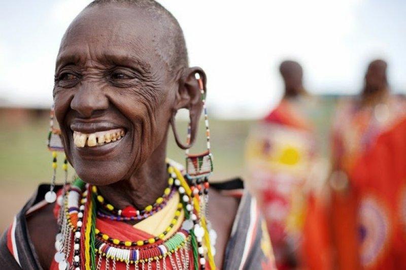 Afrika kabilelerinden renkli aksesuarlar