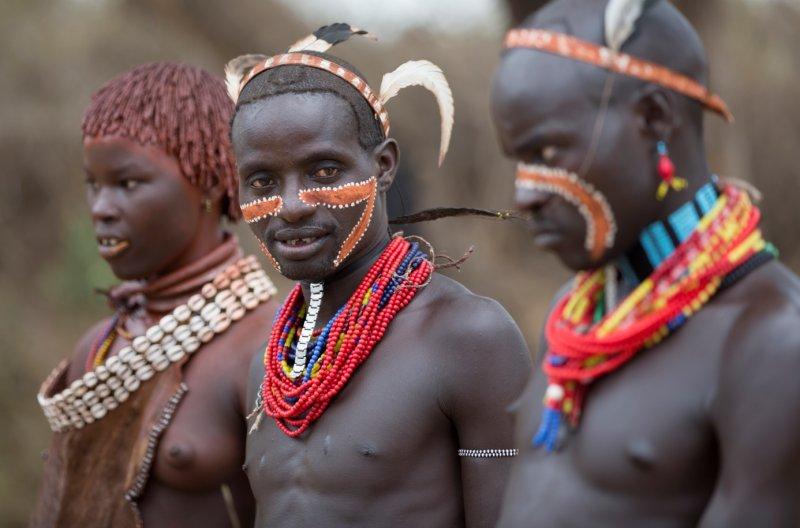 Afrika kabilelerinden renkli aksesuarlar