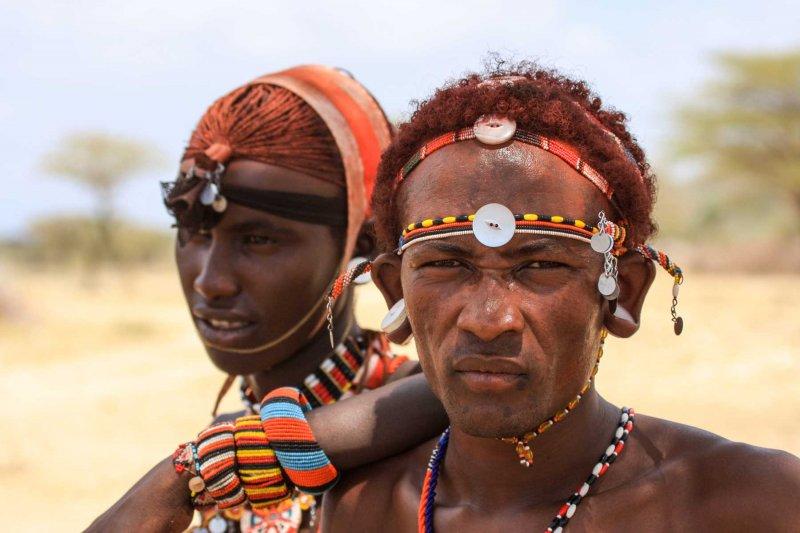 Afrika kabilelerinden renkli aksesuarlar