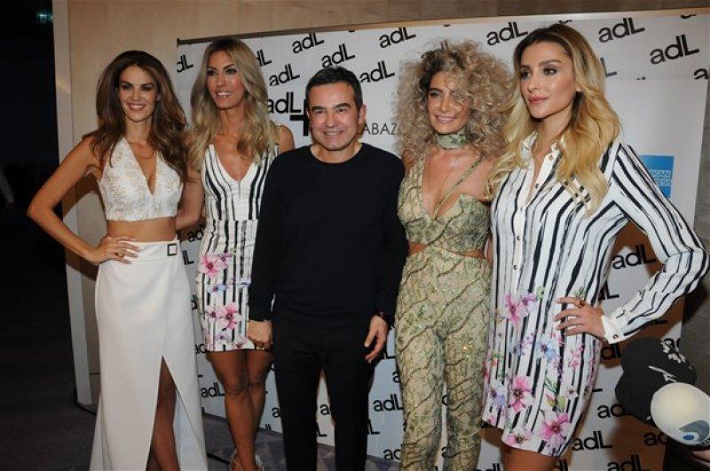 Çağla Şıkel sahada poz verdi 