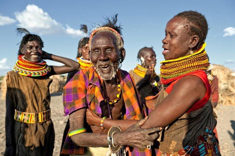 Afrika kabilelerinden renkli aksesuarlar