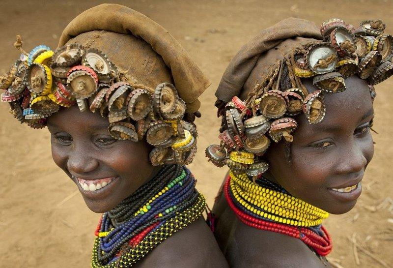 Afrika kabilelerinden renkli aksesuarlar