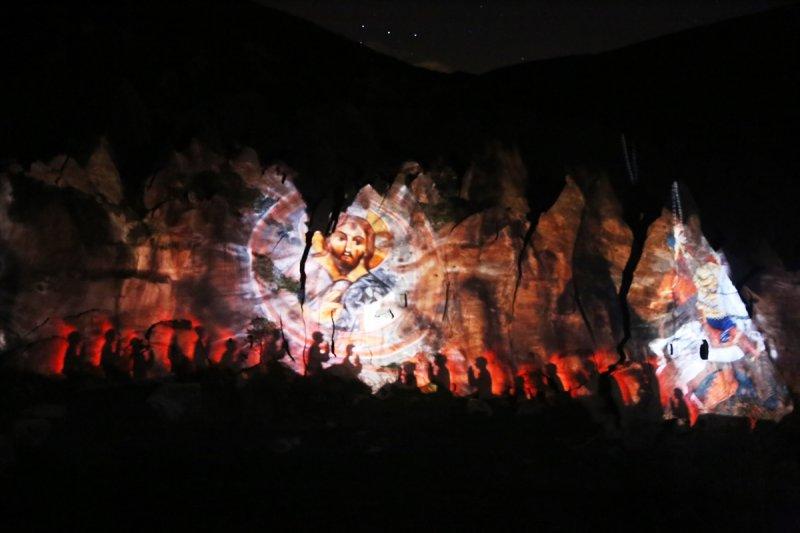 Kapadokya peribacalarında 3 boyutlu tarih gezisi