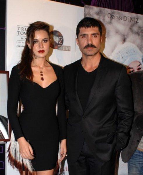 Özcan Deniz Fahriye'nin fotoğrafını beğendi