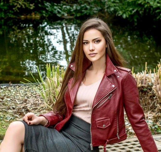 Özcan Deniz Fahriye'nin fotoğrafını beğendi