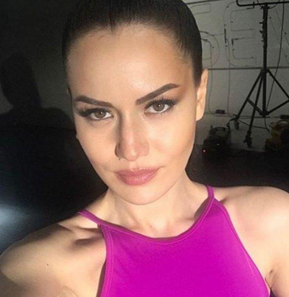 Özcan Deniz Fahriye'nin fotoğrafını beğendi